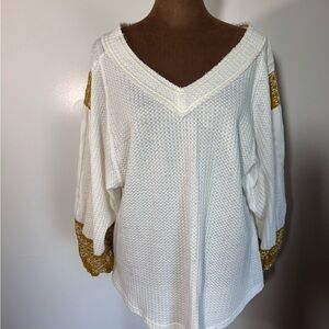 Kori White and Gold Textured Blouse